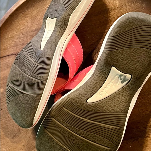 Clarks Coral/Pink Flower Sandals - Picture 4 of 6